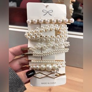 Large Pearl hair clips